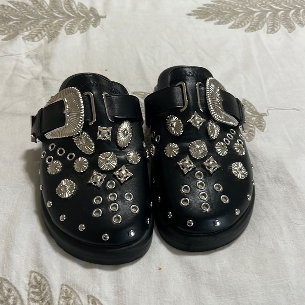 Suzanne Mule